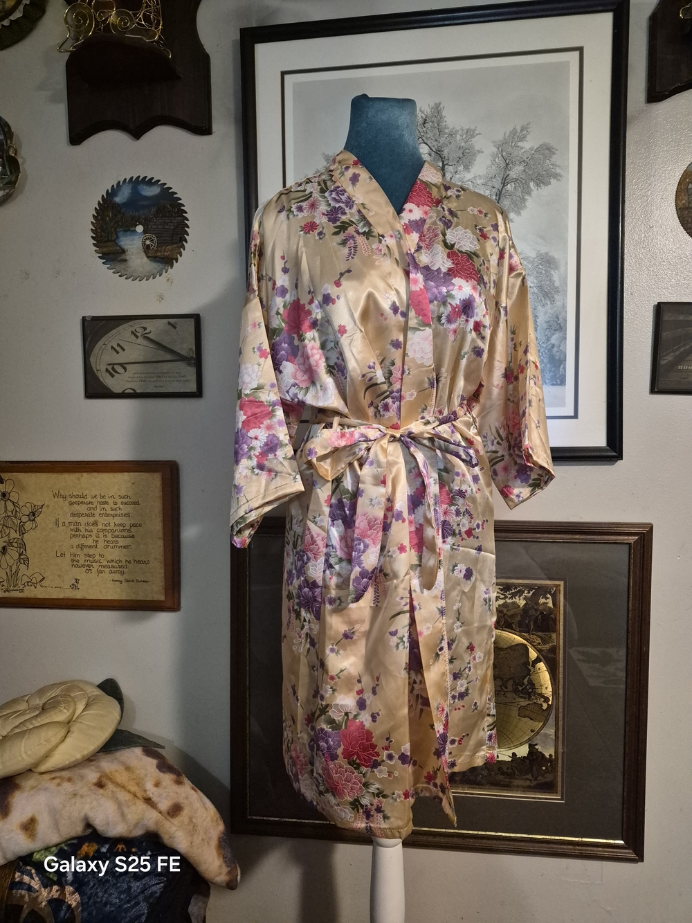 Medium Pale Yellow Chrysanthemum Floral Satin Kimono Robe